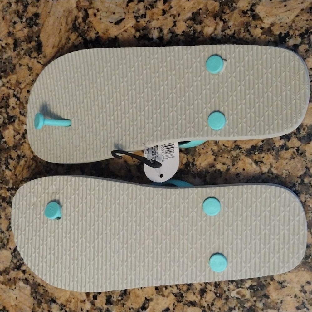 Fun flip flops - Picture 4 of 6